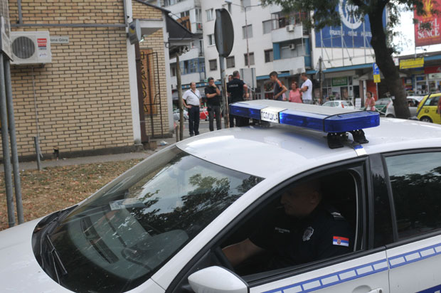 Опљачкана пошта у центру Краљева, повређена службеница (ФОТО)