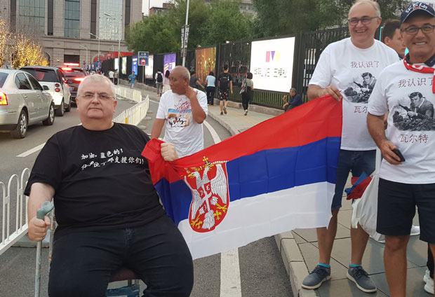СЛУЧАЈАН СУСРЕТ СА НЕНАДОМ ЧАНКОМ У ПЕКИНГУ: Плави, Војводина је са вама