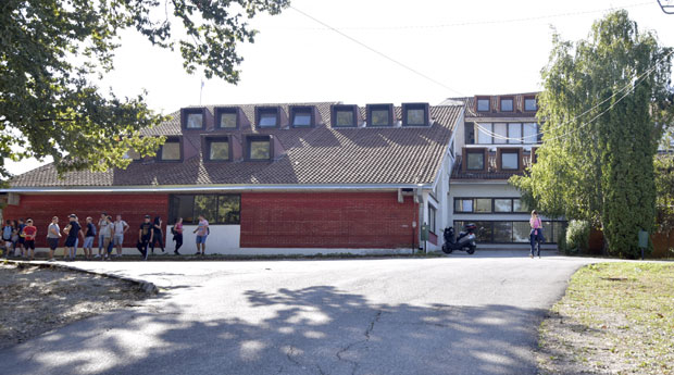 ЕПИЛОГ НАПАДА НА ДЕВОЈЧИЦУ: Смењен директор средње школе Барајево