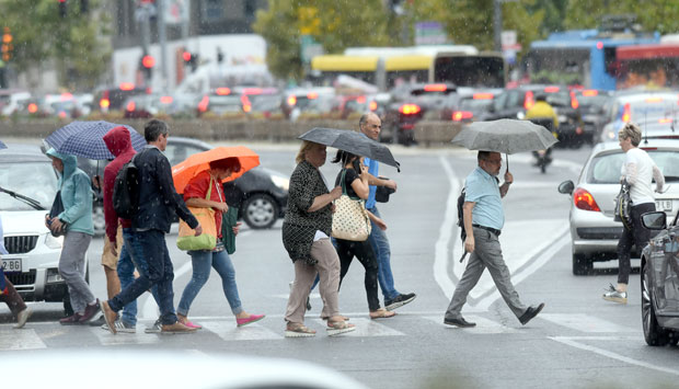 ПРЕД НАМА ТЕМПЕРАТУРНИ ШОКОВИ: Већ у среду стиже јесен, а следеће недеље опет врућине