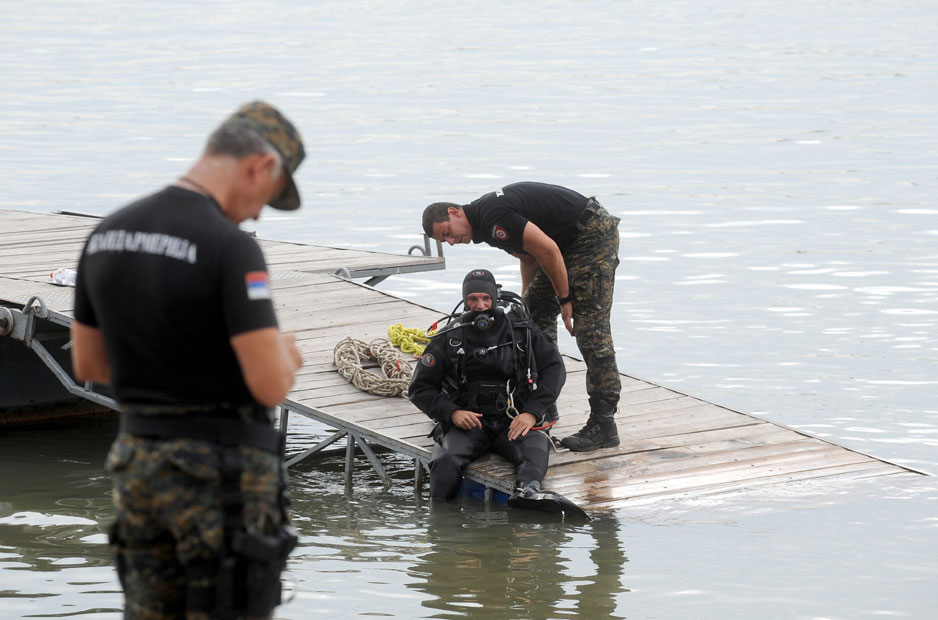 Испао из чамца и ударио у елису, тело му нашли на дубини од осам метара