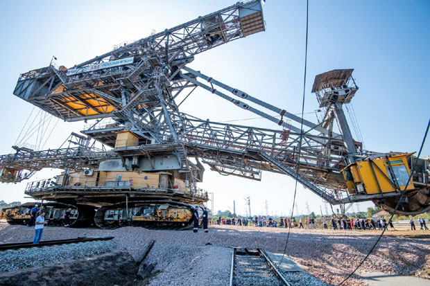 ЗБОГ ПРОЛАСКА БАГЕРА ТЕШКОГ 1. 600 ТОНА: Затворен део Ибарске магистрале