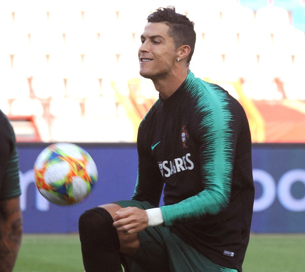 ПОРТУГАЛАЦ ЖЕЛИ ДА СЕ ОДУЖИ ЗА ПОМОЋ: Роналдо тражи жену која му је давала хамбругере