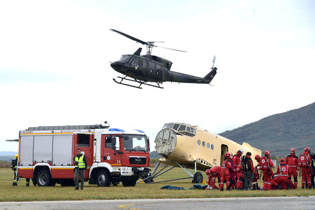 Вежба на аеродрому Никола Тесла: Спасавање након удеса авиона