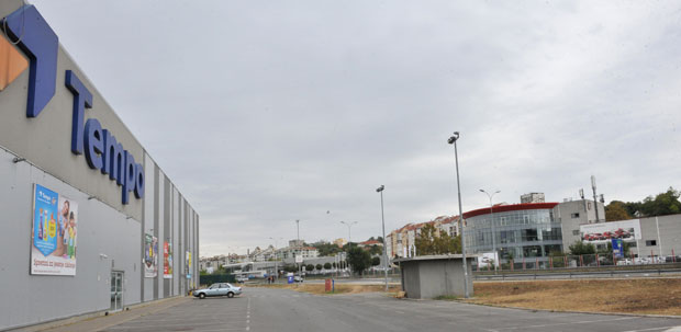 Граде пасарелу код Темпа