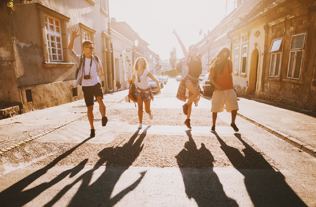 ВЕСЕЛИ ФРАНЦУЗИ: Становницима града прописана срећа на једну недељу