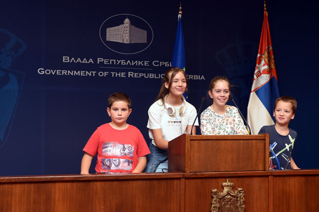 Суграђани у фотељи премијерке