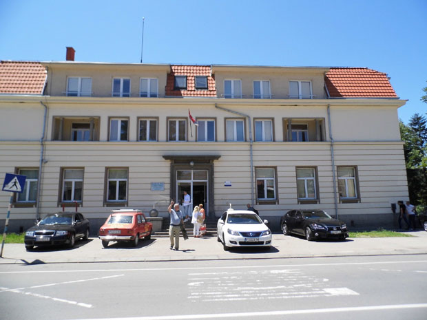 СУМЊИВИ ПЛАТНИ НАЛОЗИ: Ухапшена службеница пиротске средње школе Др Обрен Пејић