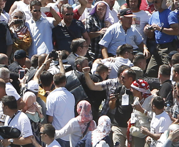 Ново суђење у вези са нападом на Вучића у Поточарима, Ребић дошао да сведочи, суд га вратио