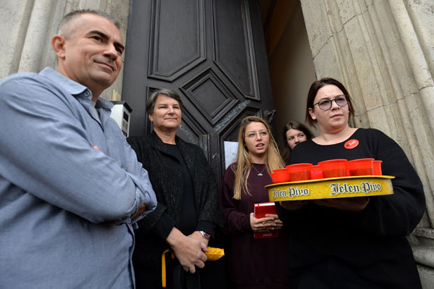 БЛОКАДА ЗГРАДЕ РЕКТОРАТА: За један корак ближе договору