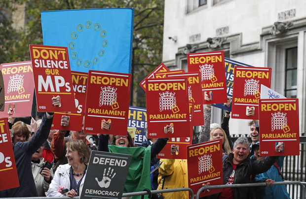 ВРХОВНИ СУД ВЕЛИКЕ БРИТАНИЈЕ: Суспензија Парламента незаконита; Позиви на оставку Џонсону