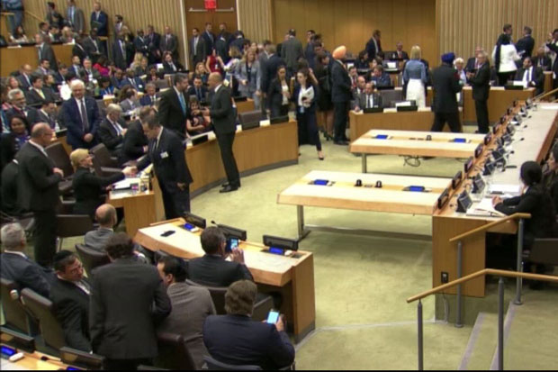 УН ДЕМАНТОВАЛЕ КОЛИНДУ: Сусрет са Дачићем у сали, не на ходнику (ФОТО/ВИДЕО)