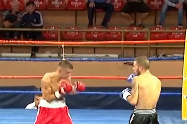 ЈОШ ЈЕДНА СМРТ У РИНГУ: Боксер преминуо усред борбе (ВИДЕО)