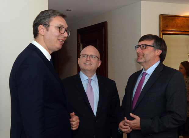 Вашингтон не бежи од корекције граница