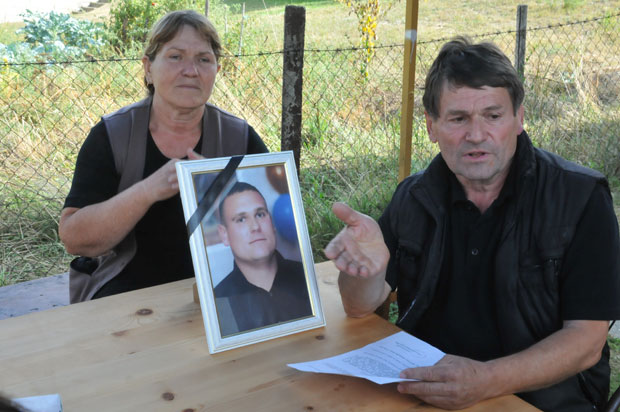 ПОРОДИЦА КОСОВАЦ НАЈАВЉУЈЕ ТУЖБУ ПРОТИВ ЈКП ЧИСТОЋА: Боли Маркова смрт, али боли и неправда