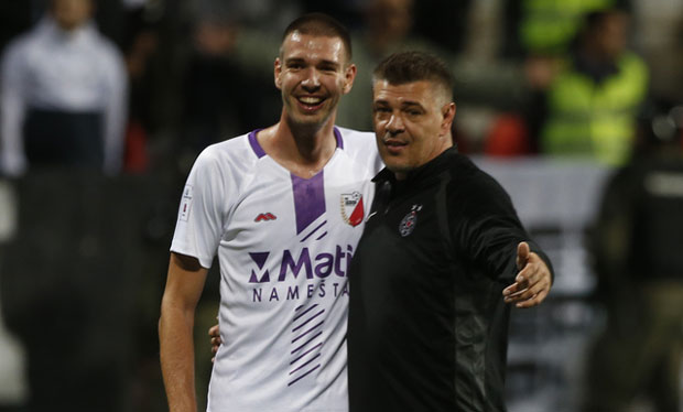 СИН ПРОТИВ ОЦА: Сусрет Милошевића у Ивањици (ФОТО)