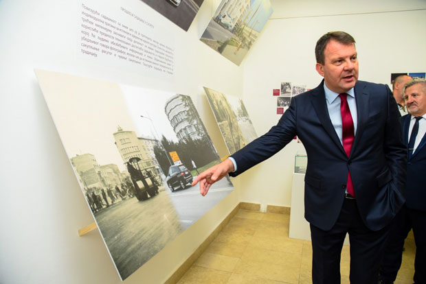 СИМБОЛ ЛЕПОТЕ КОЈА ТРАЈЕ: У Архиву Војводине отворена изложба поводом јубилеја Банске палате у Новом Саду 