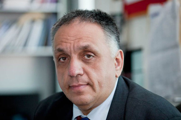 СЛУЧАЈ АКАДЕМИКА ПЕТРОВИЋА НА ИНСТИТУТУ ЗА ФИЗИКУ: Цео свет га цитира, терају га у пензију