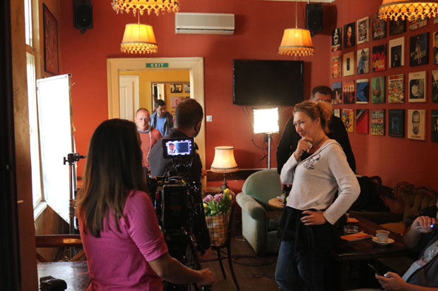 Глумцима паре од сваке репризе
