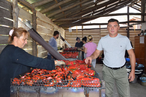 Ајвар који се продаје од уста до уста