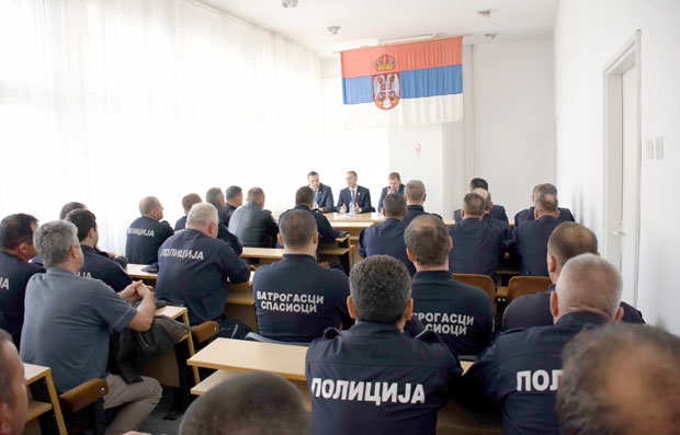 Стефановић обишао Полицијску станицу Трговиште