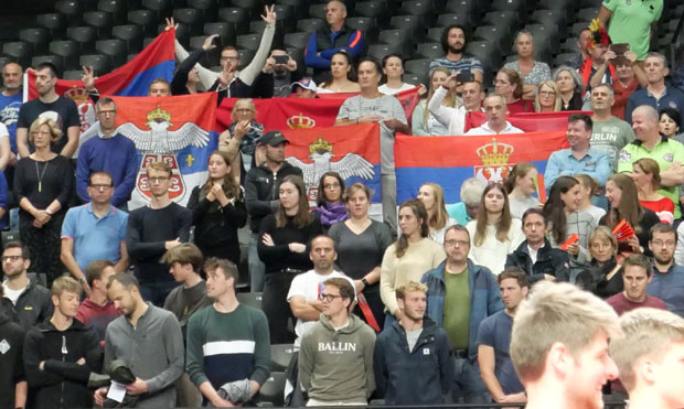 Париски Срби уз орлове (ВИДЕО)