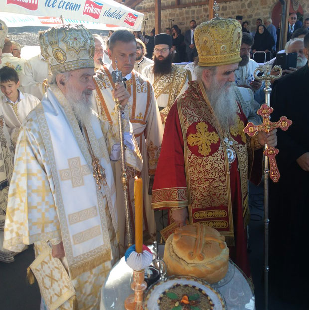 Патријарх Иринеј: Не напуштајте своју отаџбину, опстаћемо као народ