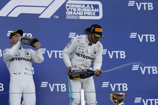 Хамилтон: Никада не одустајемо; Леклер: Макар смо константи