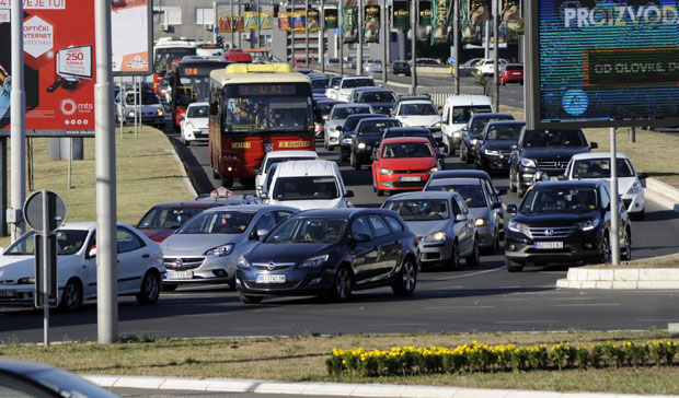 ЈУТАРЊИ ШПИЦ У БЕОГРАДУ: Највеће гужве на Аутокоманди и Панчевцу