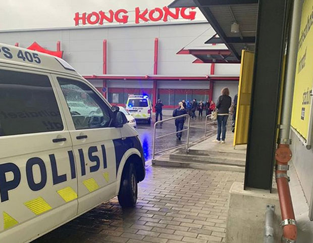 ПУЦЊАВА У ТРЖНОМ ЦЕНТРУ У ФИНСКОЈ: Једна особа убијена, девет повређено