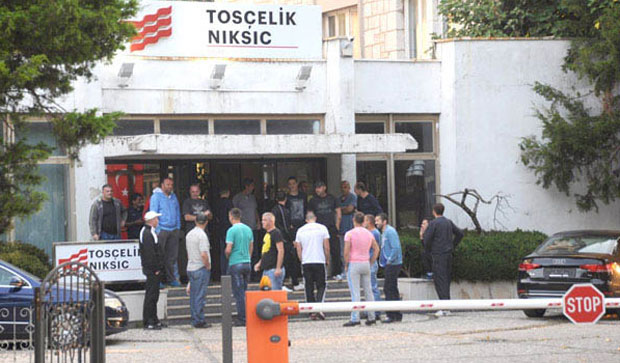 Радници пристају на смањење плате због кризе
