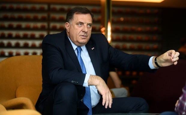 ДОДИК ПОРУЧИО: Странци да оду из правосуђа БиХ