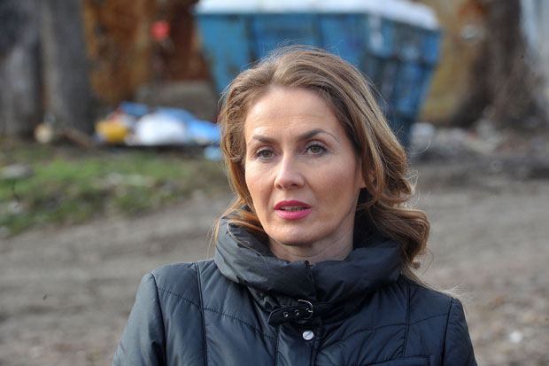 ШПИЈУНКА: Пех у лифту