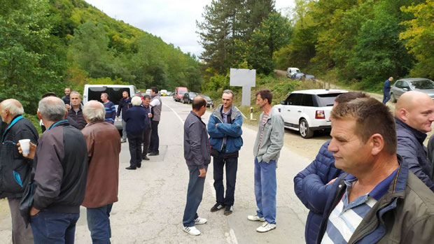 ОГОРЧЕНИ ЖИТЕЉИ: Не желимо цевовод на својој реци 
