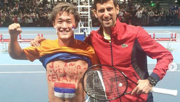 ЈАПАНАЦ У ТРАНСУ ЗБОГ ЂОКОВИЋА: Преселио се у Панчево, јео по 100 ћевапа, а упознао идола тек у Токију (ВИДЕО)