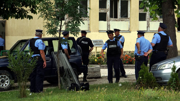 На северу КиМ на дан избора више од 650 полицајаца