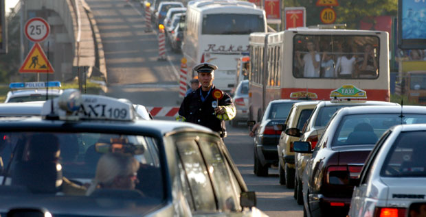 ЛАНЧАНИ СУДАР: Удес код Моста на Ади, колапс у саобраћају