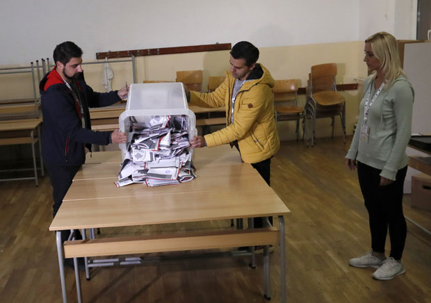 ИЗБОРИ НА КОСОВУ: Аљбин Курти прогласио победу