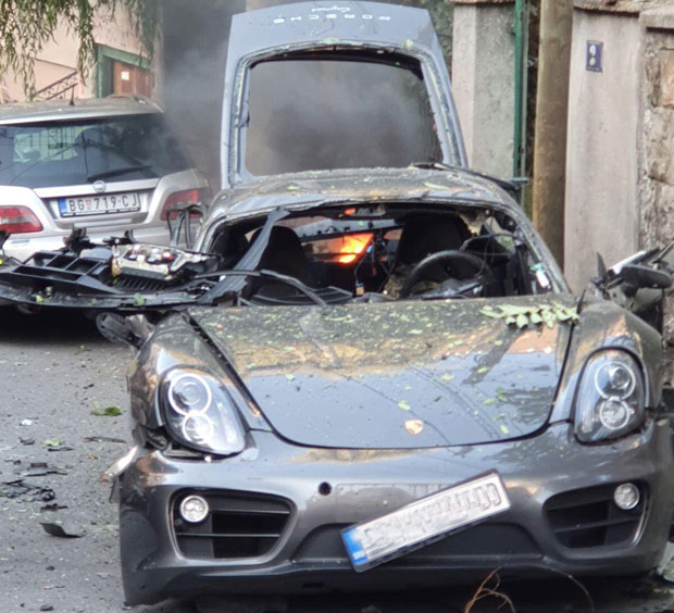 Ово је „порше“ који је разнет на Врачару, вози га осумњичени за рањавање Николе Вавића (ФОТО)