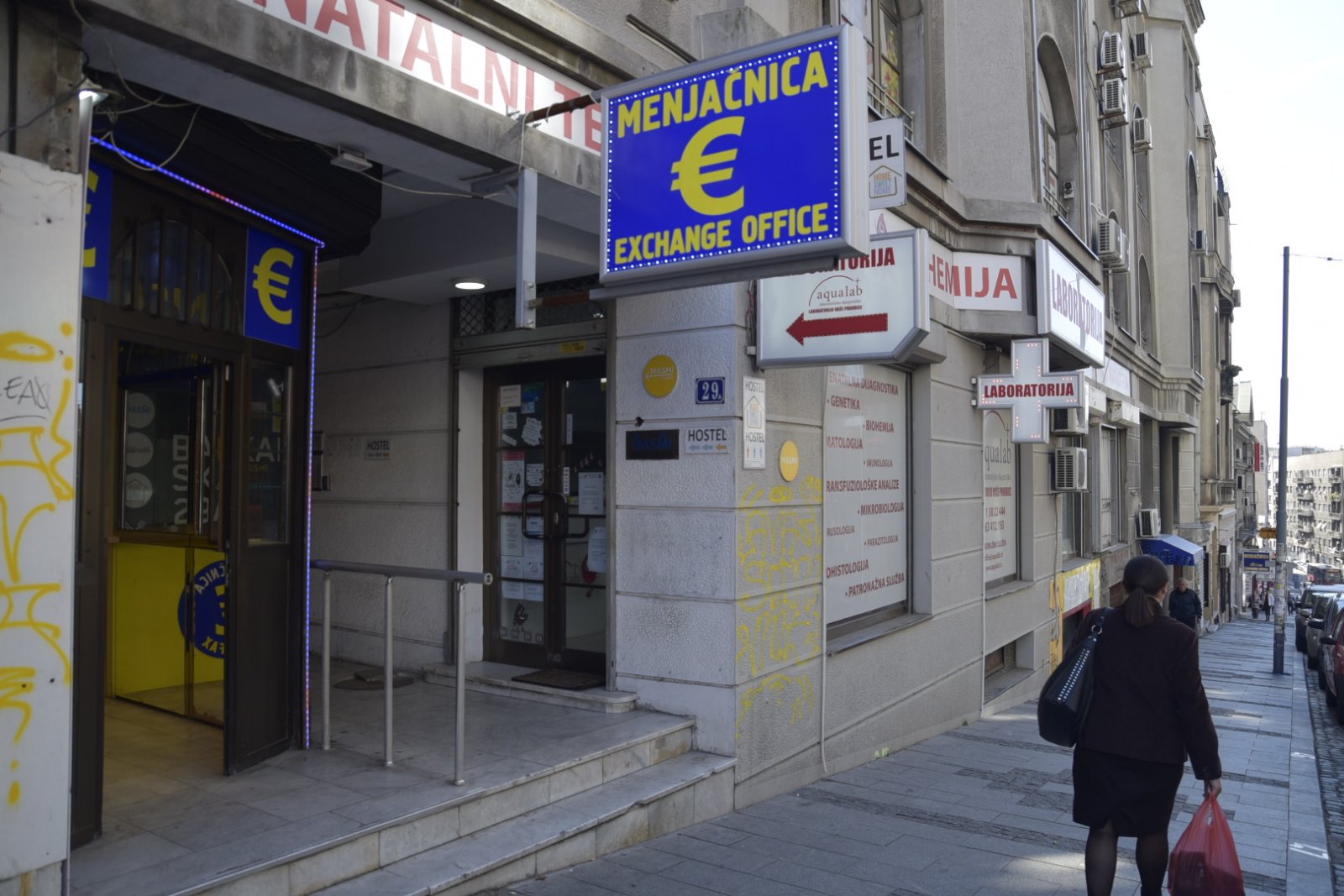 ЕКСПРЕСНА РЕАКЦИЈА ПОЛИЦИЈЕ: Покушао да опљачка мењачницу у центру Београда, па ухапшен