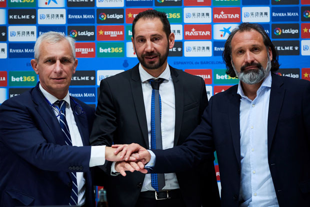 Еспањол експресно промовисао новог тренера