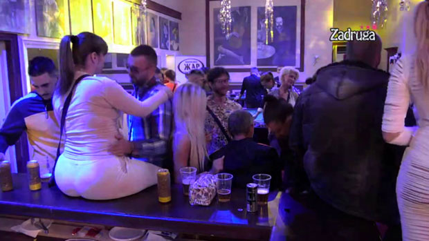 ЗОЛА ИЗГОРЕО ОД ЉУБОМОРЕ! Миљана флертовала са Томовићем, Лазар није могао да сакрије бес! (ВИДЕО)