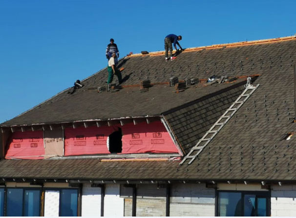 НОВОСТИ САЗНАЈУ: Газдарица сама руши објекат на Панчићевом врху на Копаонику