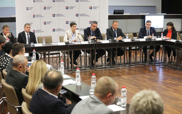 Привреднике муче процедуре на границама: Роба мора брже у иностранство