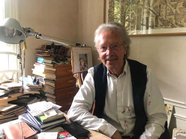 Вендерсов поетски поздрав за Хандкеа: Немачки синеаста на занимљив начин честитао нобеловцу награду