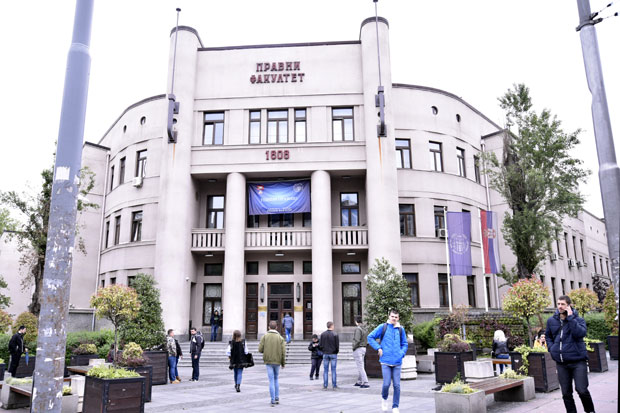 Тврде да раде противзаконито: Правни тужи приватни факултет 