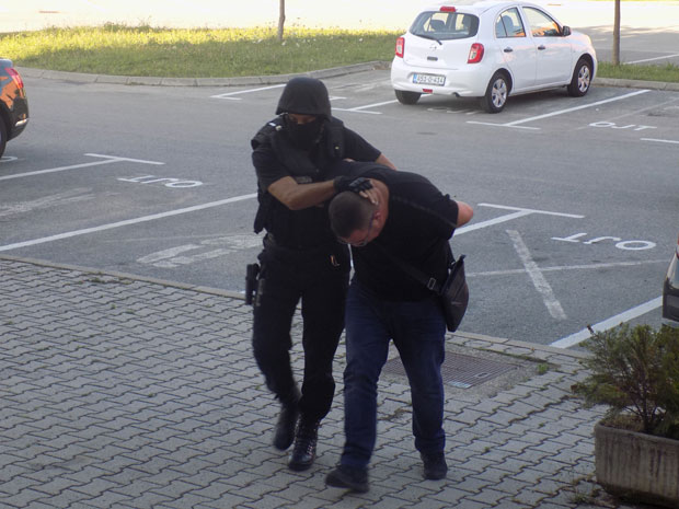 РАЗОТКРИВЕН ДРУГИ ИДЕНТИТЕТ ОПТУЖЕНОГ У АКЦИЈИ УНИКАТ: Осујећен план бекства!?