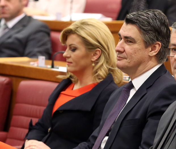 МИЛАНОВИЋ “ОПЛЕО” ПО КОЛИНДИ: Дух Тита и комунизма живи у њој, куља, дими из ње...