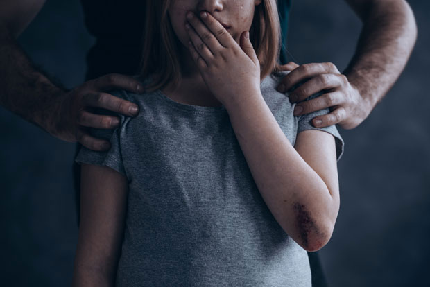 Отац троје деце из Лесковца полно малтретирао девојчицу (11): Терао је да ради свашта, али то није најгори део