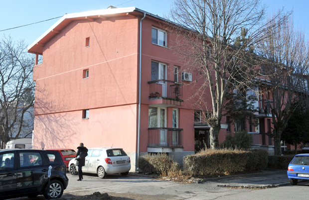 Отишао са журке, нађен у гаражи: Марко (19) из Земун Поља пронађен мртав у свом аутомобилу